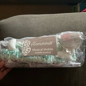The Peanutshell llama Musical Mobile